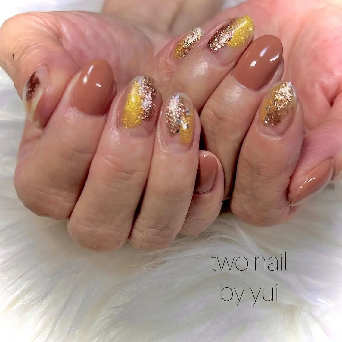 ネイル アートネイル ブラウン ネイルチップ ホワイト ハンドネイル two nailのネイルデザイン