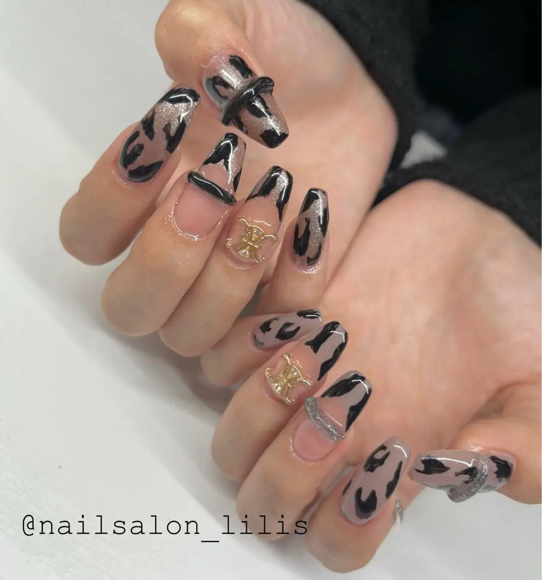 ネイル ブラウン 持ち込み nailsalon Lilisのネイルデザイン