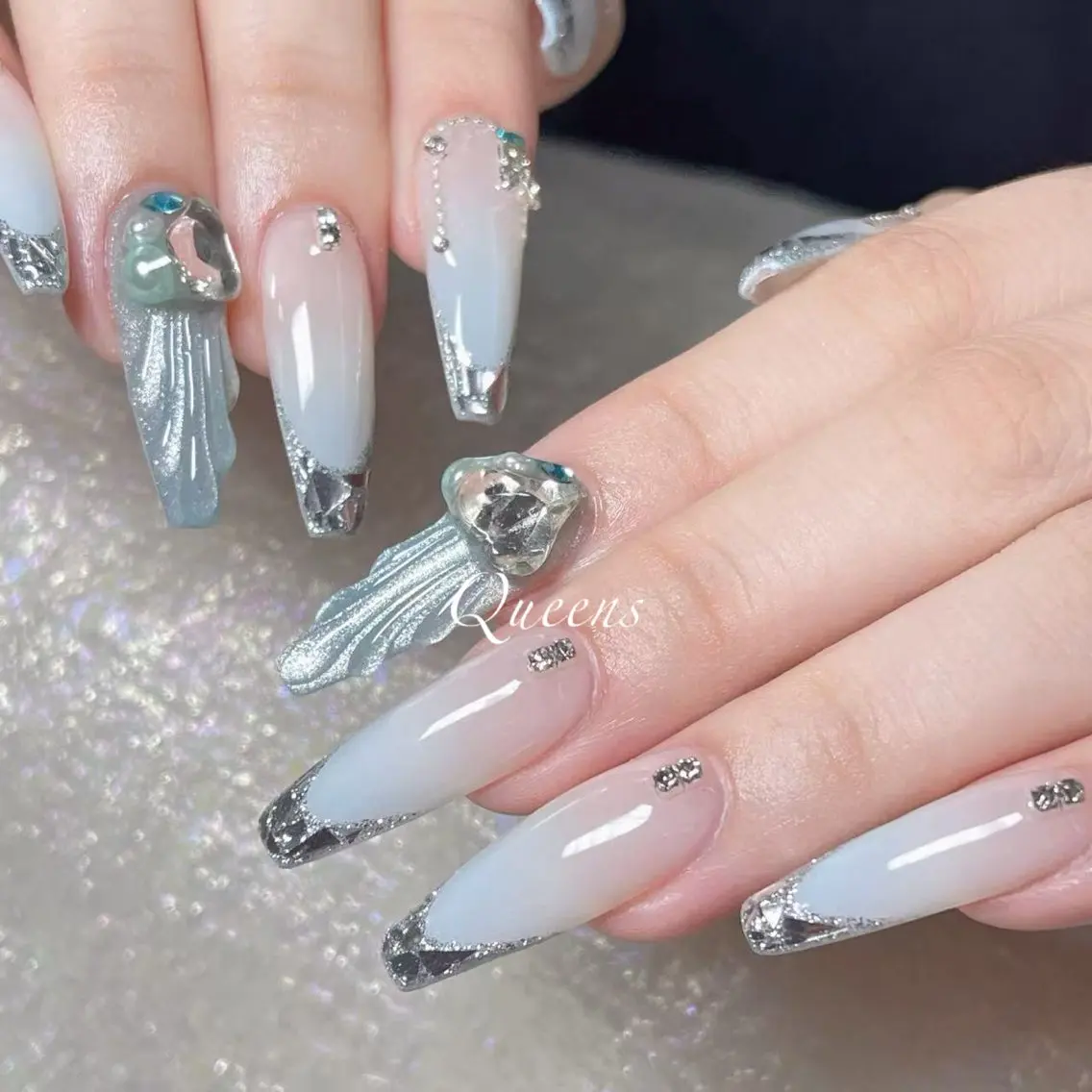 ネイル ハンドネイル Queens ひなのネイルデザイン