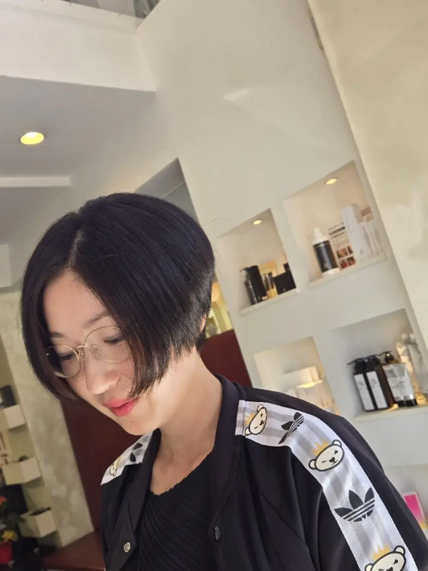 ショート ボブ カット トリートメント 遠藤 史秋のヘアスタイル