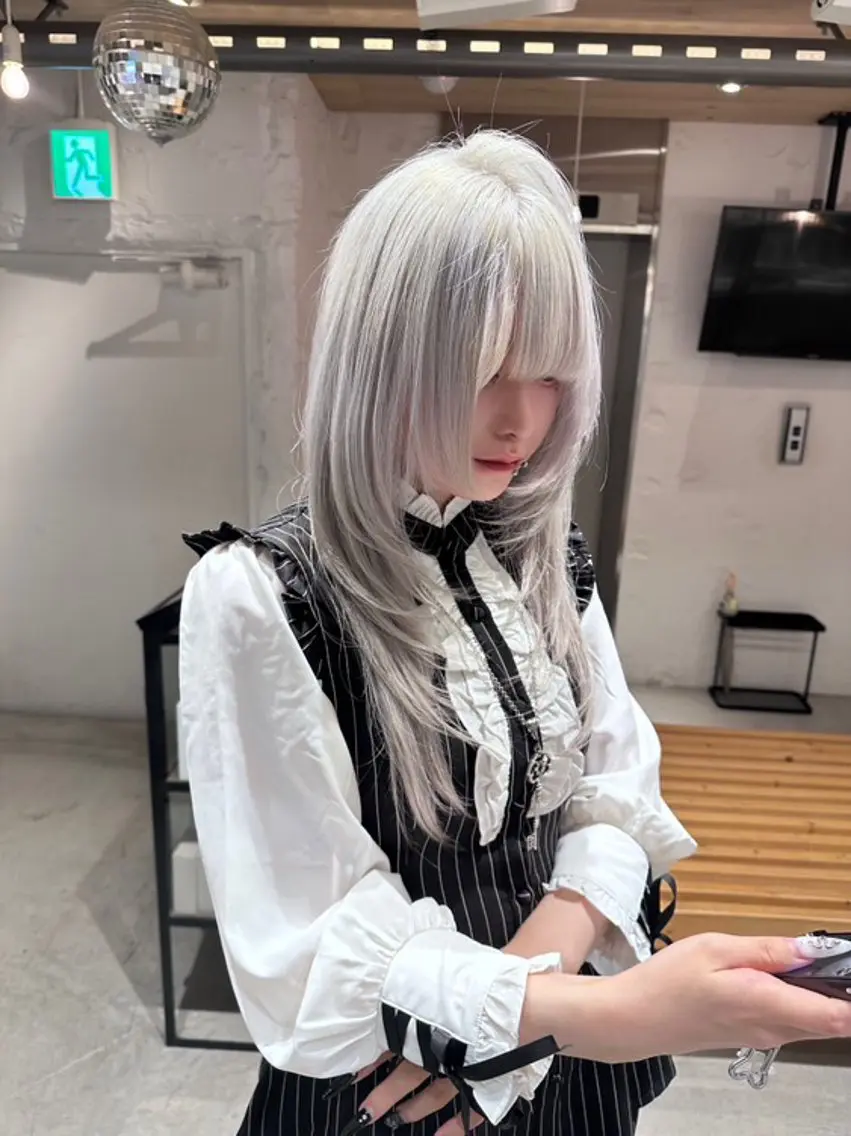 セミロング カラー ベージュカラー ブリーチ ケアブリーチ ダブルカラー ハイトーンカラー レイヤーブリーチ特化 ホワイト専門/岸のヘアスタイル