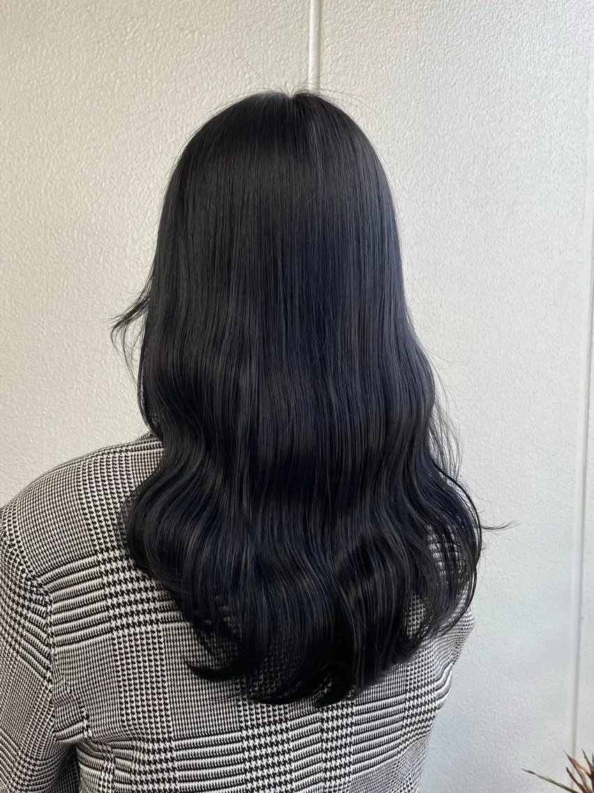 ロング カラー ヘアアレンジ 黒髪 ネイビーカラー 《暖色/韓国hair 》🇰🇷桑原ユキネのヘアスタイル