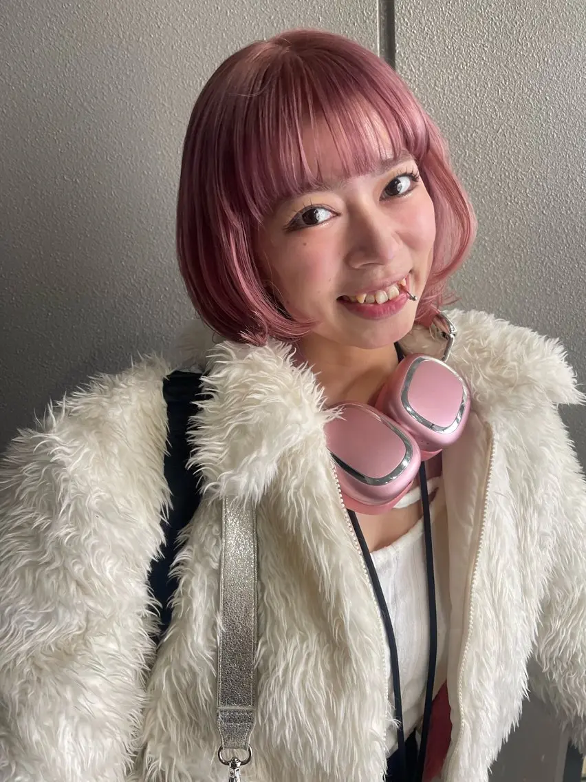 ショート カラー ヘアカラー トリートメント 💓パーマ，💗 レイヤーカットのヘアスタイル