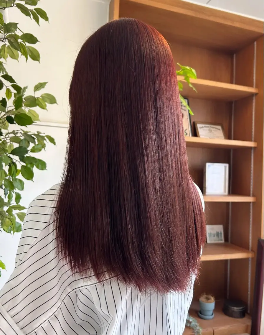 ロング カラー ボルドーカラー ROUIS/ mioのヘアスタイル