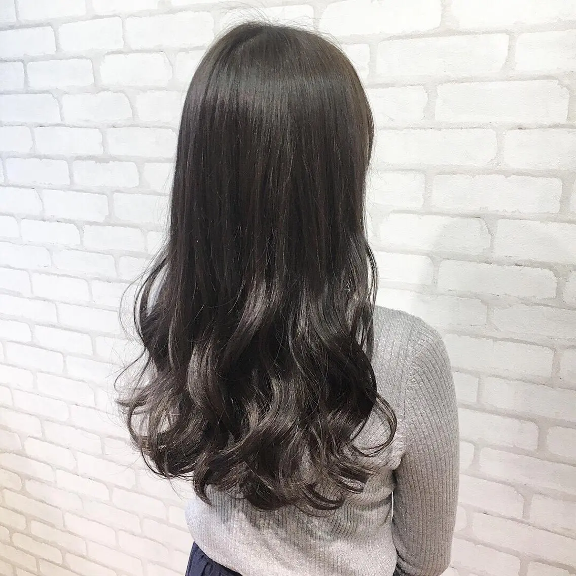 ロング ミヤザキ タクトのヘアスタイル