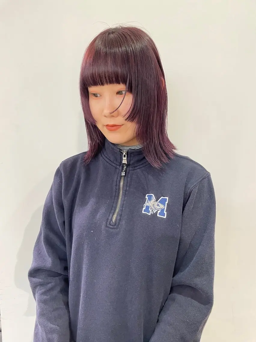ミディアム カラー ボルドーカラー ブラウンカラー レッドカラー レッドブラウン 顔まわりレイヤー ヘアカラー トリートメント MIU/ルーツカラー 顔まわりレイヤーのヘアスタイル