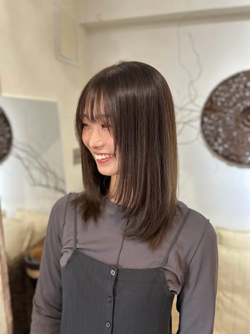 ミディアム カラー カット ヘアカラー トリートメント ヘッドスパ putri 川邉 優花のヘアスタイル