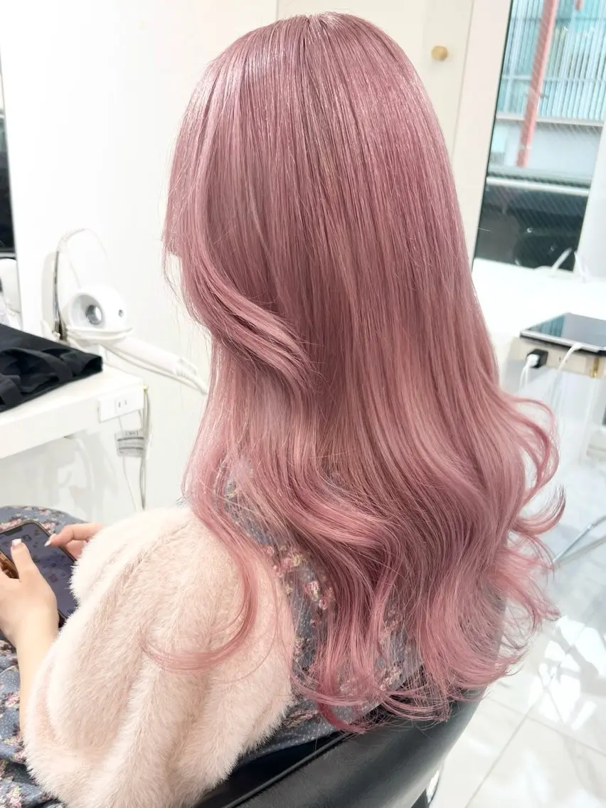 セミロング カラー ブリーチ ハイトーンカラー ピンクカラー ホワイトピンク ヘアカラー トリートメント 盛れる顔周り🤍渋谷 Risa🎀のヘアスタイル