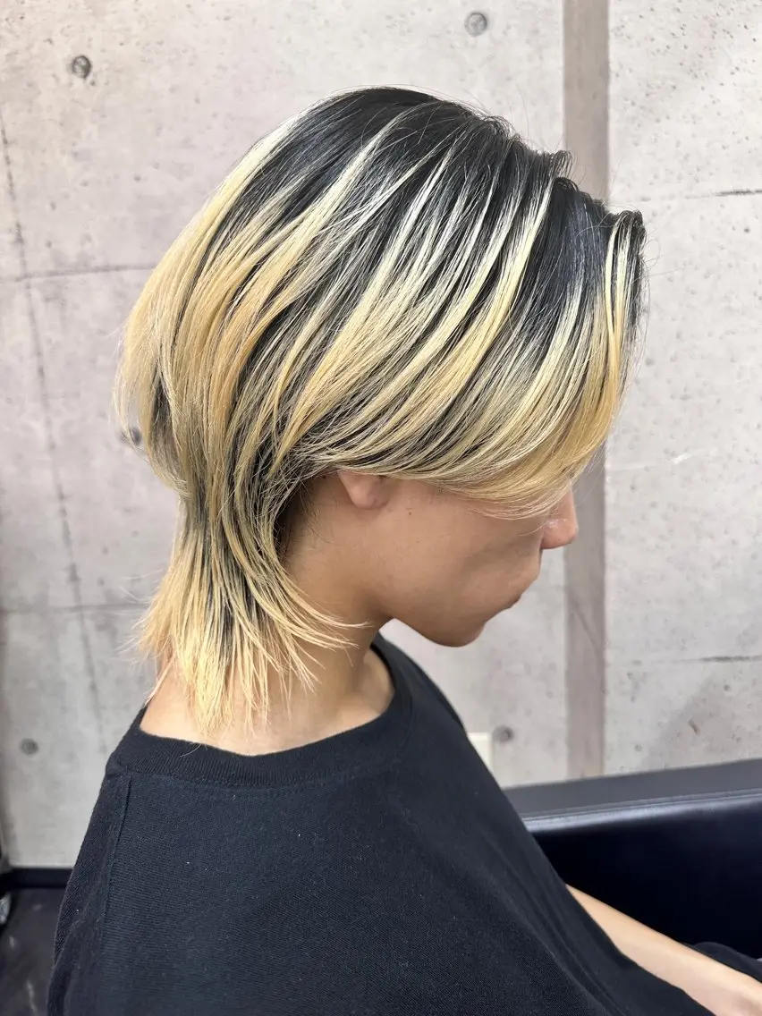 ショート メンズ メンズハイトーン メンズウルフカット ウルフカット ウルフ美容師🏆 MIZUKIのヘアスタイル