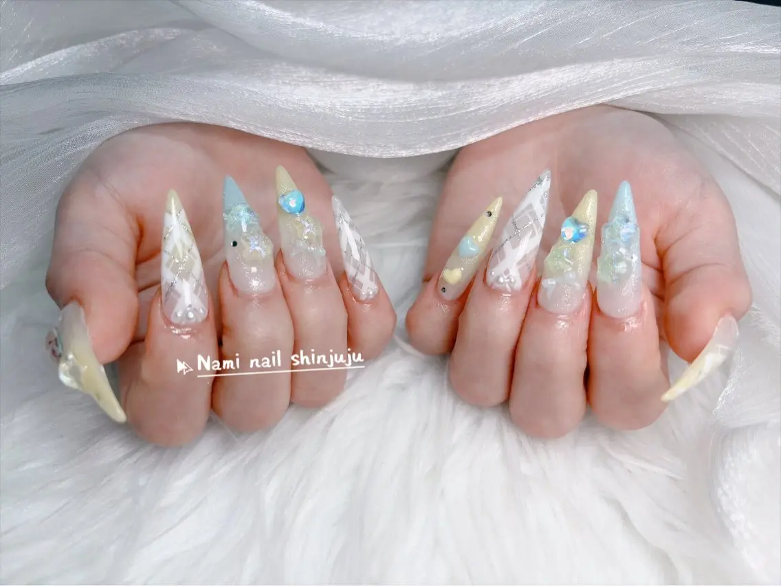 ネイル 長さ出し ガーリー 韓国ネイル ロングネイル 持ち込み ハンドネイル Nami nail salonのネイルデザイン