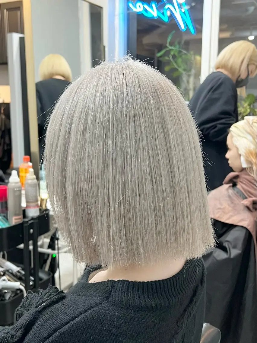 ミディアム カラー カット ヘアカラー トリートメント ヘアセット 🫧艶ダブルカラー ブリーチ🫧トモヤのヘアスタイル