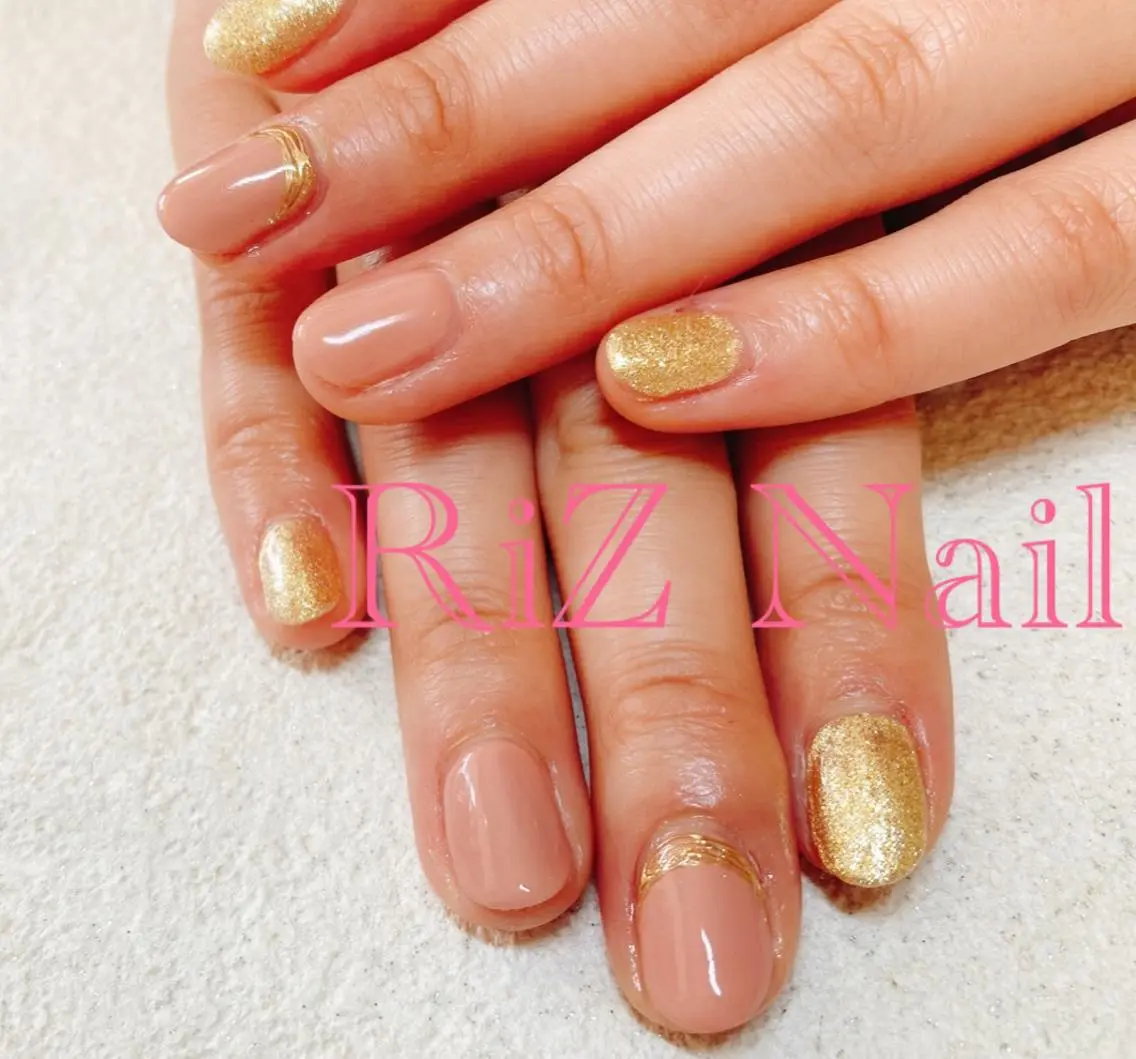 ネイル ゴールド ミラーネイル シンプルネイル RiZ nail salonのネイルデザイン