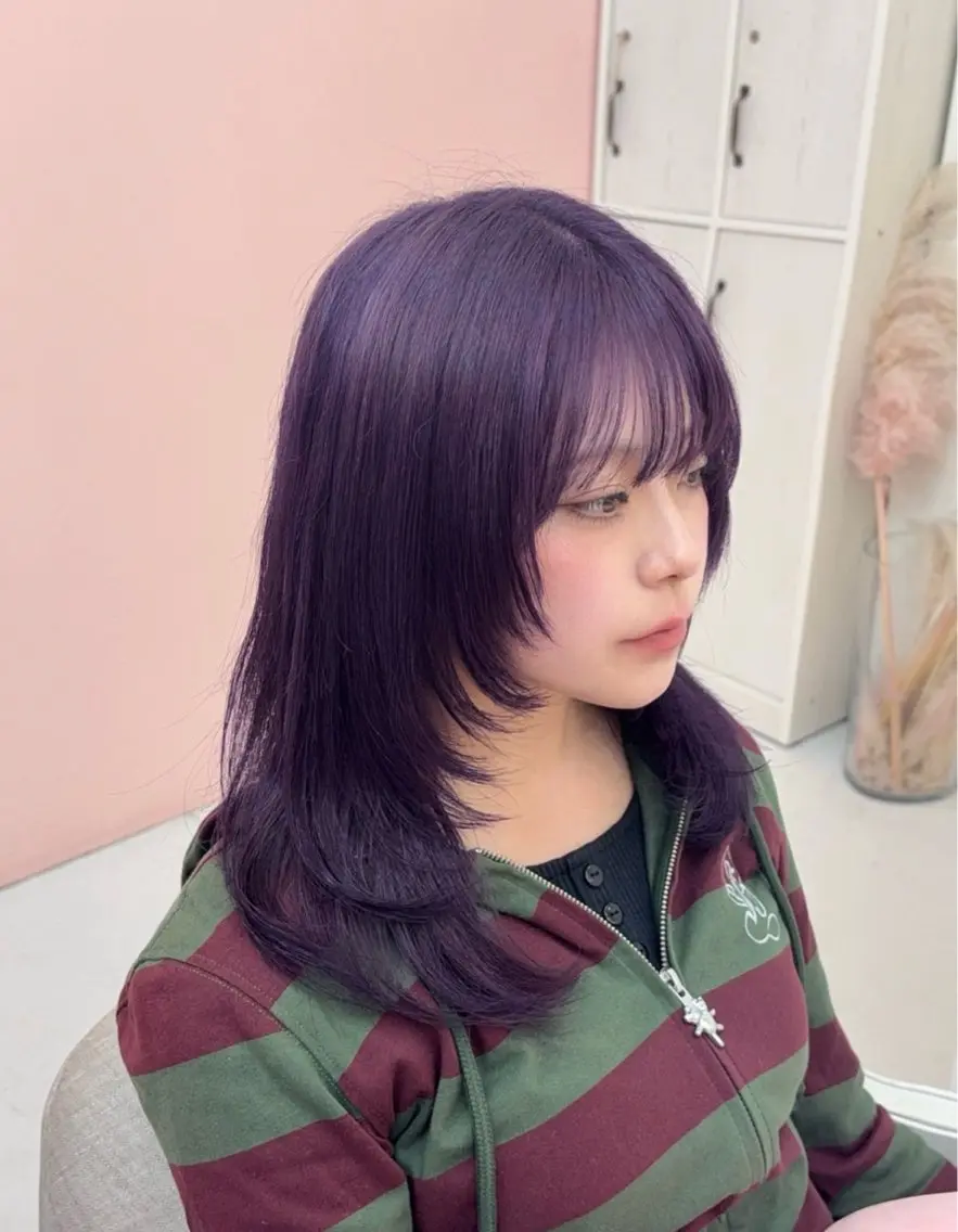 ミディアム カラー カシス パープルカラー ハイレイヤー レイヤーカット カット ヘアカラー トリートメント 韓国ヘア🎀マイカ｜ 新大久保のヘアスタイル