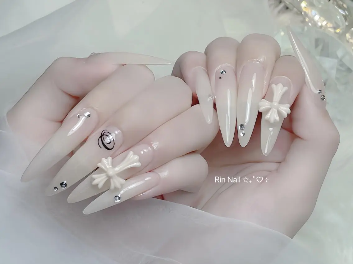 ネイル オーロラネイル チークネイル 桜ネイル クリアネイル ドット ハンドネイル Rin Nail Shinokuboのネイルデザイン