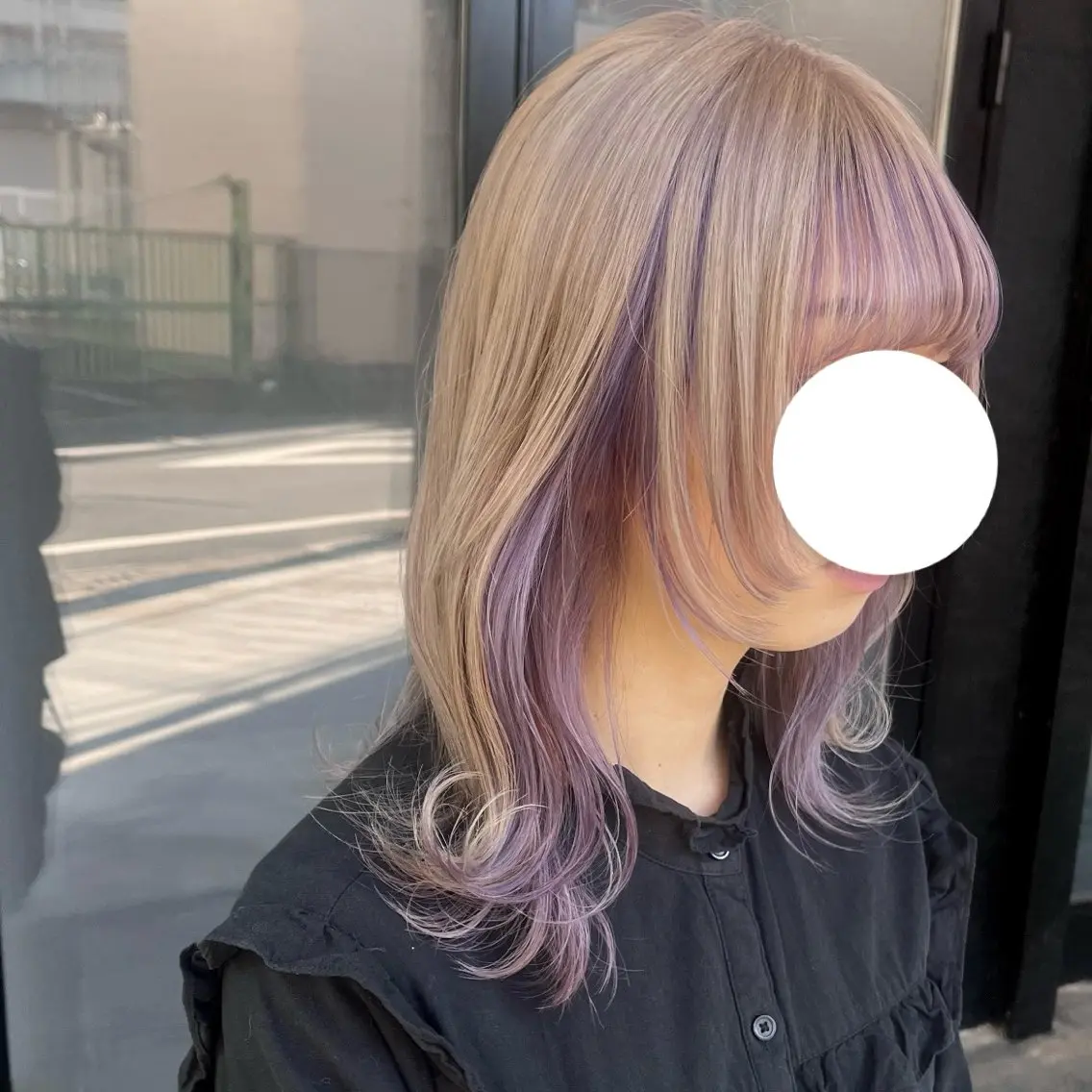 ミディアム カラー デザインカラー ハイトーンカラー カット 伊藤 玲衣のヘアスタイル