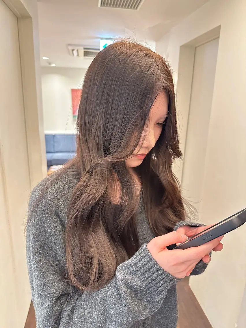 ロング カラー カット ヘアカラー トリートメント 安丸 結夏のヘアスタイル