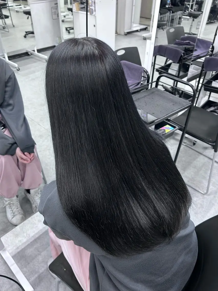 ロング カラー カット 縮毛矯正 寒色🦋韓国ヘア💙 ブリーチ/レイヤーのヘアスタイル