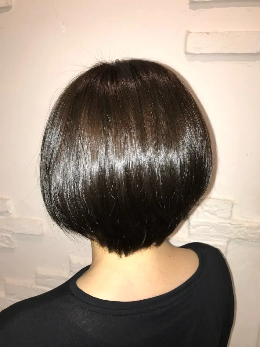ショート 亀窪 彩華のヘアスタイル