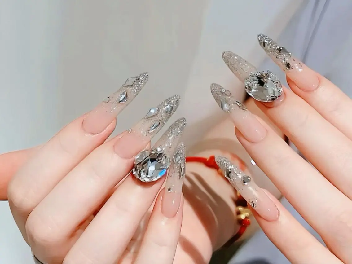 ネイル オーロラネイル チークネイル 長さ出し フットネイル フレンチネイル ハンドネイル ハンドケア yumi nailのネイルデザイン