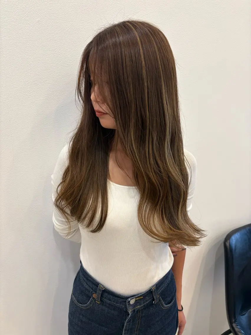 カラー ベージュカラー ハイライトカラー ヘアカラー 村瀬 遼のヘアスタイル
