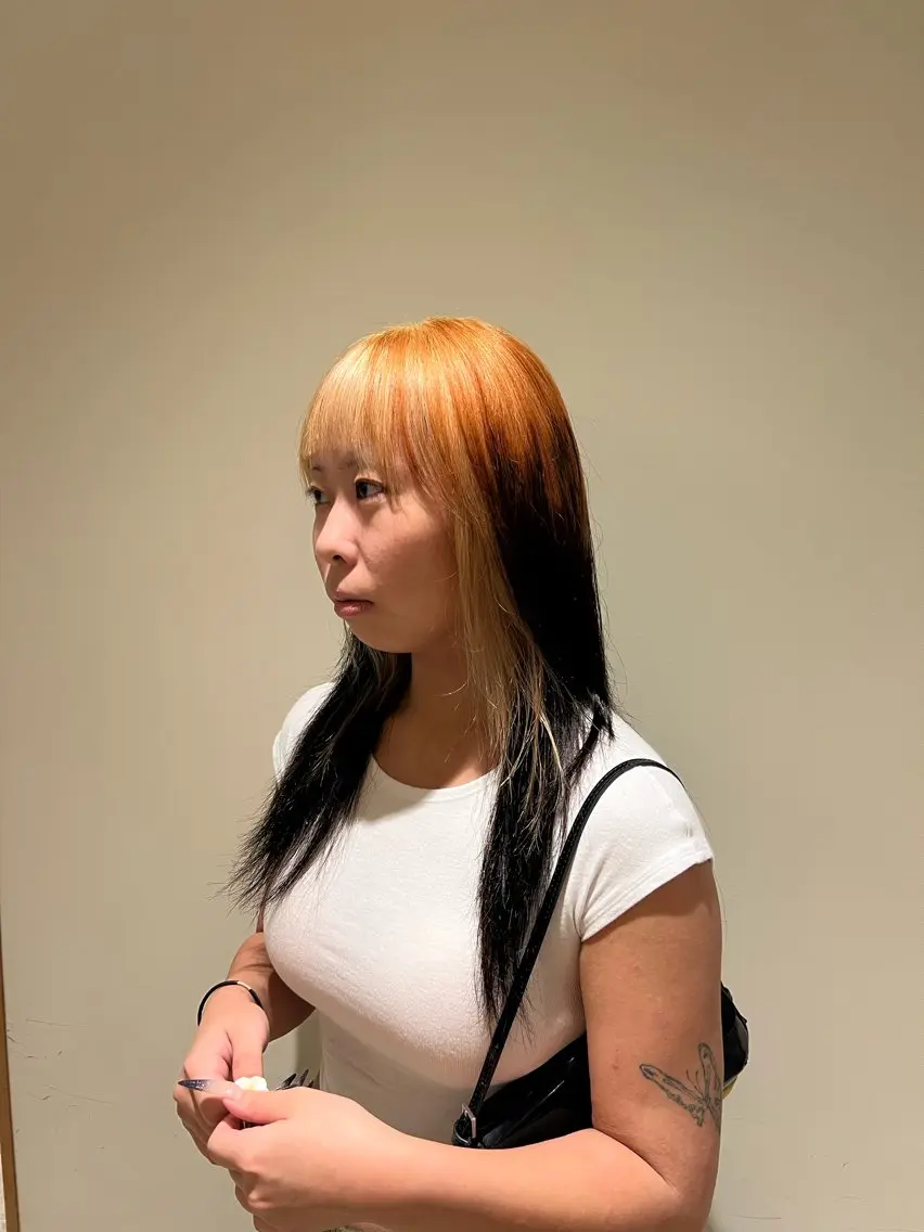 ロング カラー デザインカラー ヘアカラー トリートメント ワタナベ モカ🦢ダブルカラーのヘアスタイル