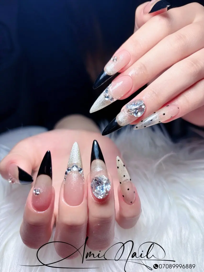 セミロング Ami Nails 1のネイルデザイン