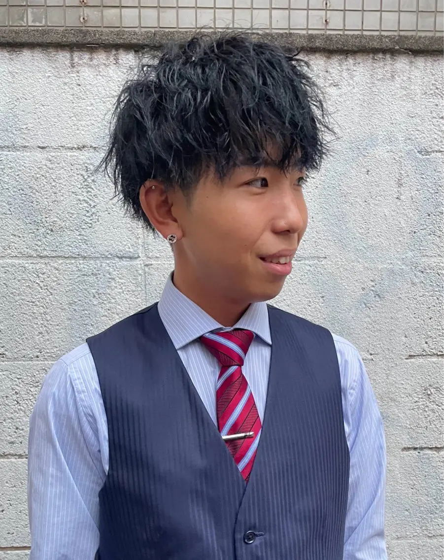 ミディアム パーマ メンズ ミディアムパーマ ビジネス メンズパーマ 渋谷 メンズヘア⭐️ タニグチヨシユキのヘアスタイル