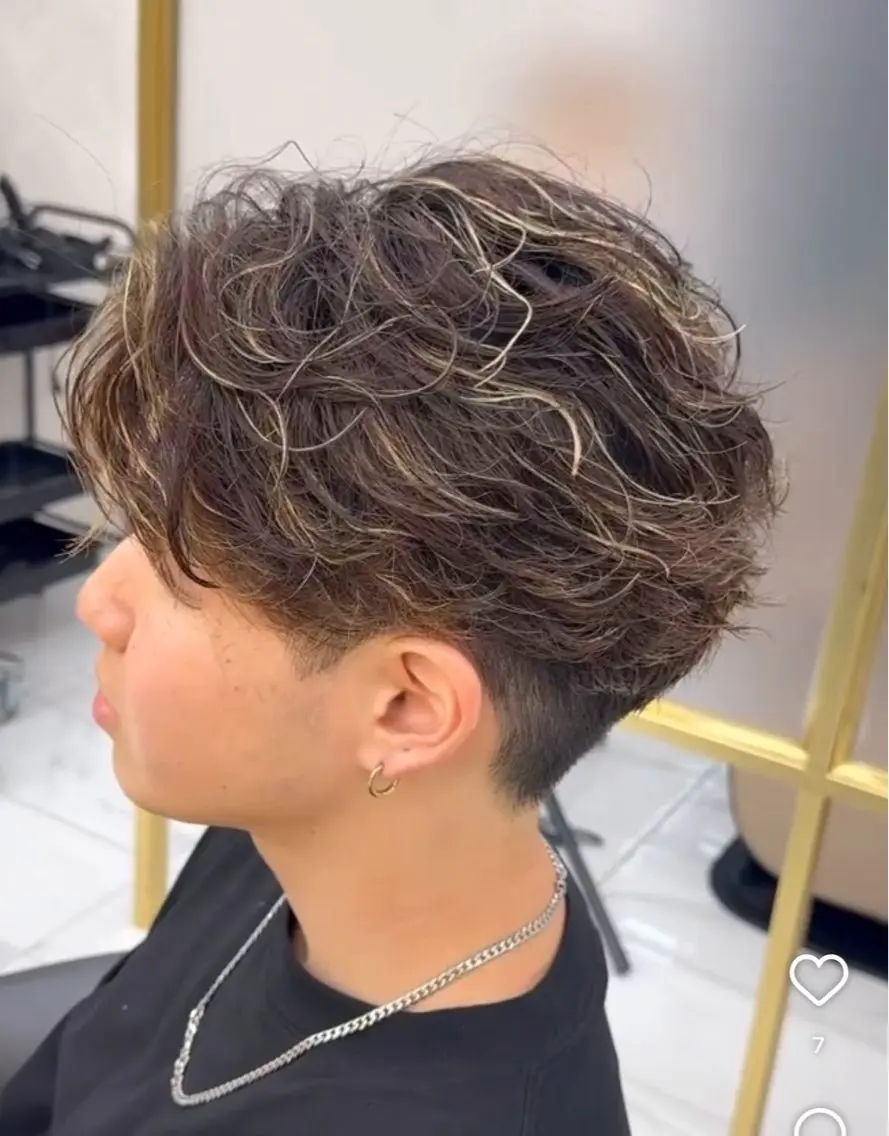 パーマ メンズ センターパート フェザーパーマ メンズパーマ ニュアンスパーマ メンズカット/パー マ/川越/成田最のヘアスタイル