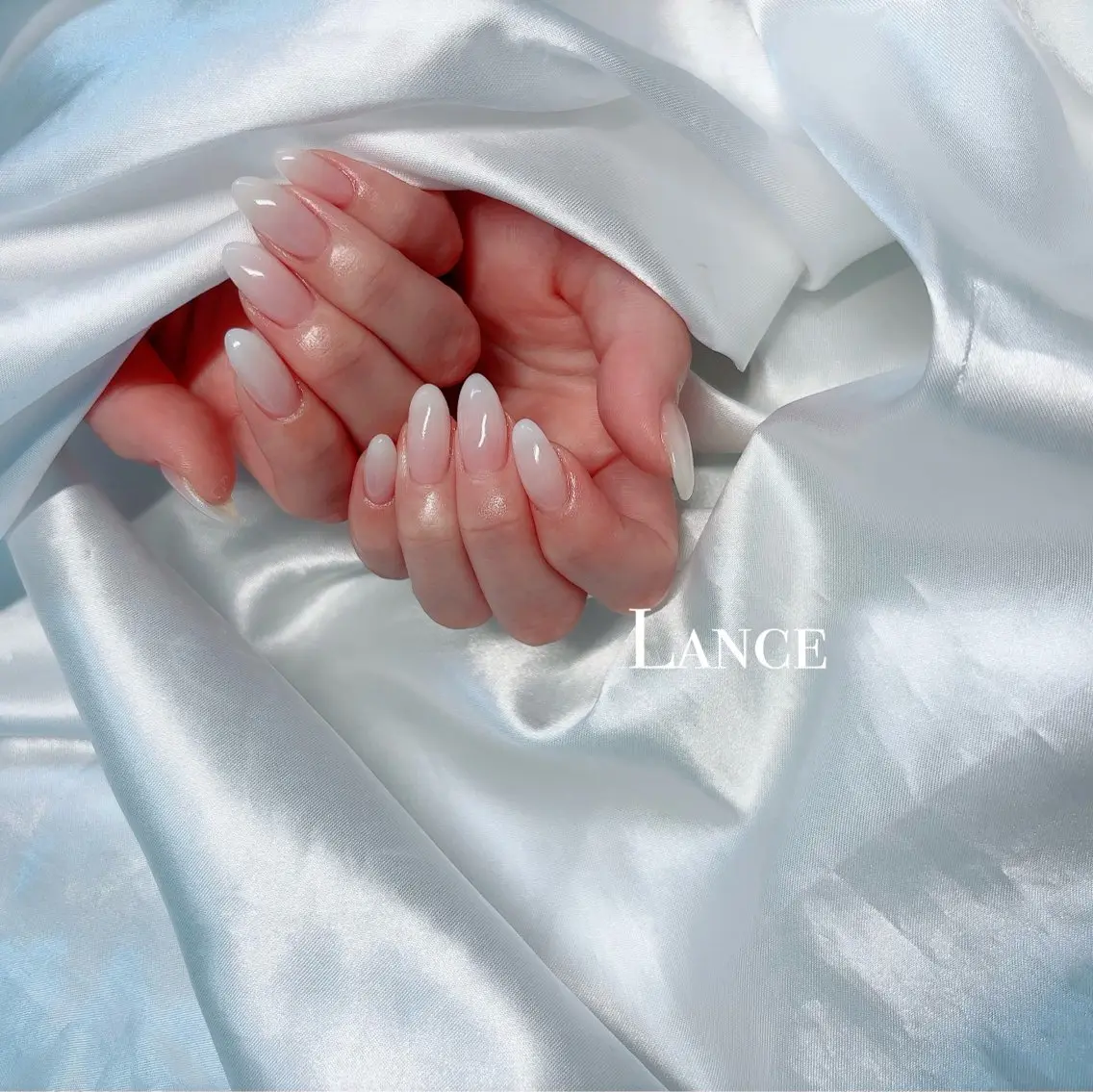 ネイル オーロラネイル フットネイル フレンチネイル キラキラネイル 韓国ネイル ハンドネイル Lance nailのネイルデザイン