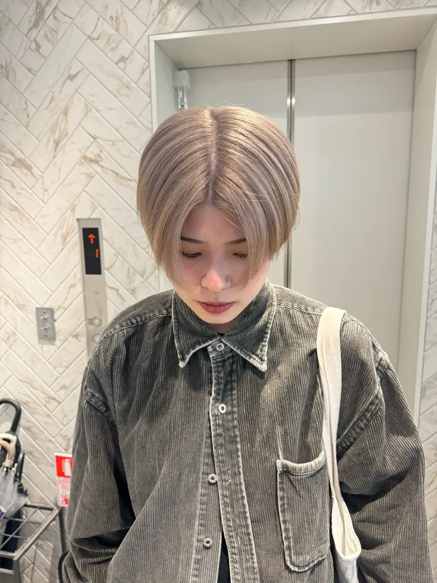 ショート カラー ヘアカラー トリートメント 店長 MANAMI /ブリーチ/骨格ボブのヘアスタイル