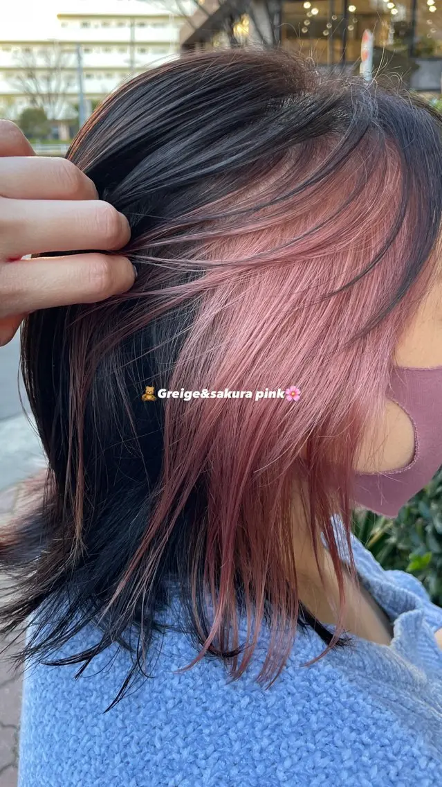 カラー イヤリングカラー グレージュ ピンクカラー 🩵RIKO🩵 透明感カラー🫧のヘアスタイル