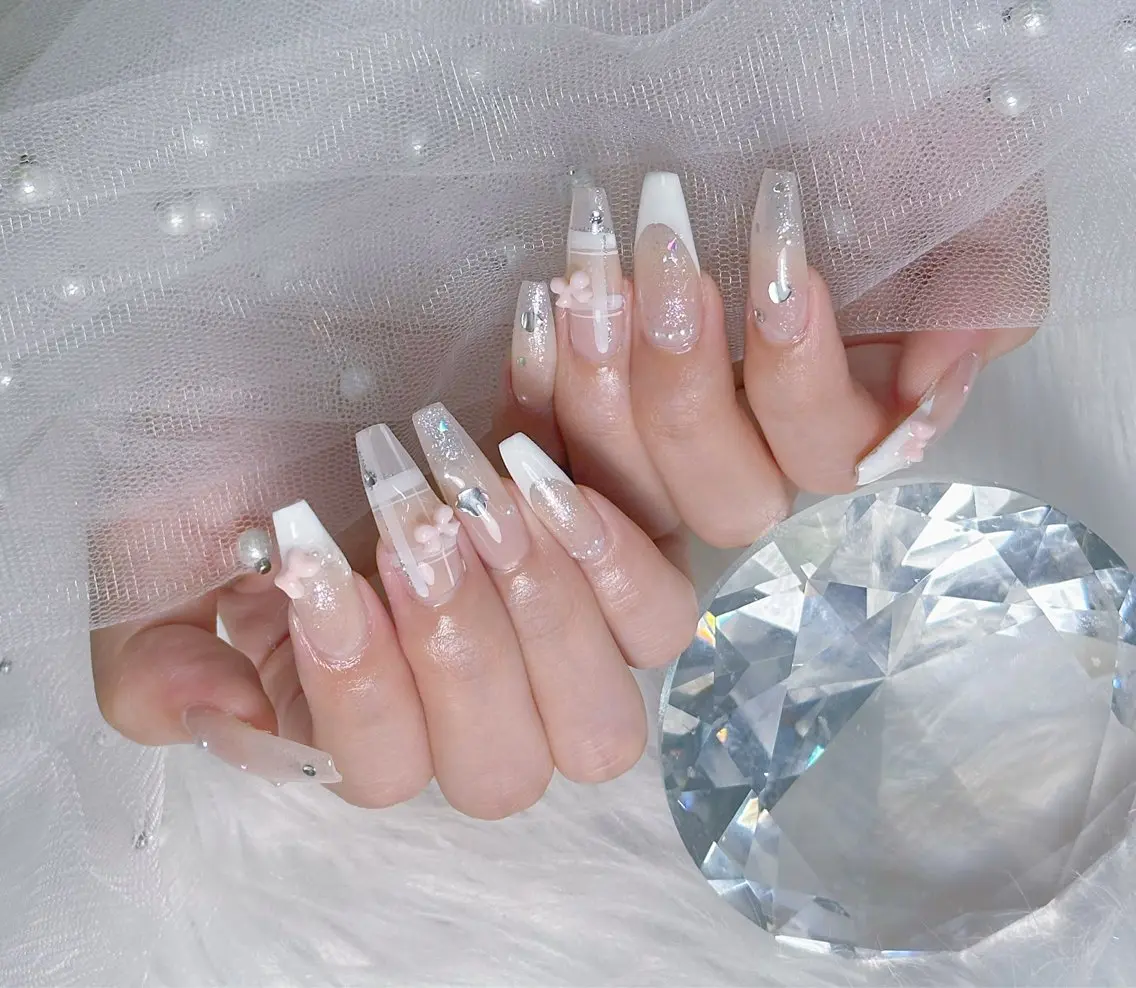 ネイル アートネイル ジェルネイル 韓国ネイル ニュアンスネイル ハンドネイル Luna Nail.Novaのネイルデザイン