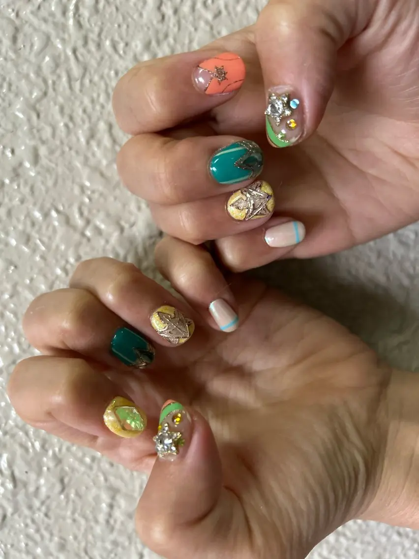ネイル ハンドネイル フットネイル ✴︎ Delightのネイルデザイン