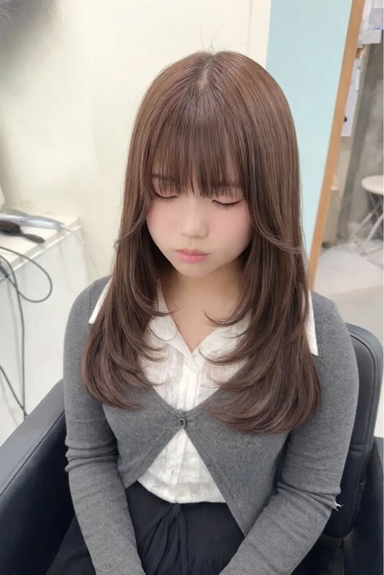セミロング 顔周りカット レイヤーカット カット ヘアカラー トリートメント MAHO/透明感カラ ー/髪質改善🍒のヘアスタイル