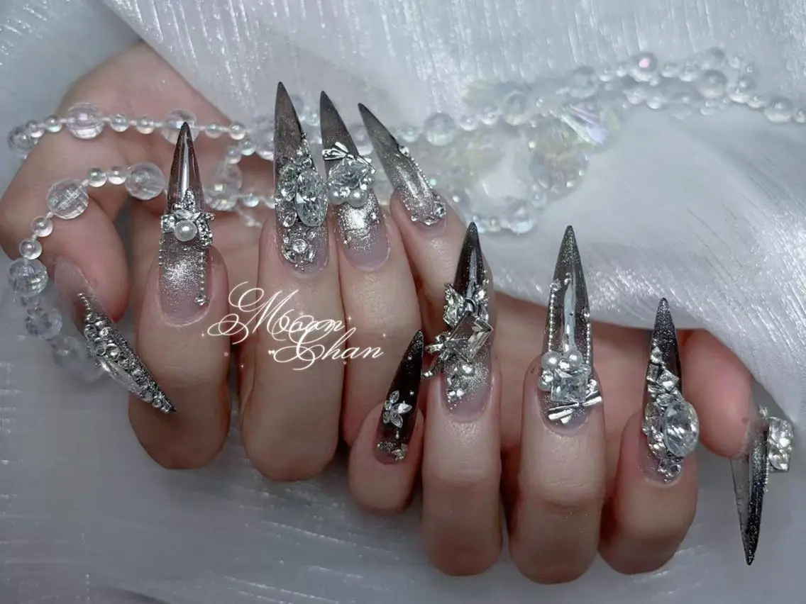 ネイル 長さ出し キラキラネイル 韓国ネイル ロングネイル 持ち込み ハンドネイル ハンドケア MUNI🎀  NAIL のネイルデザイン