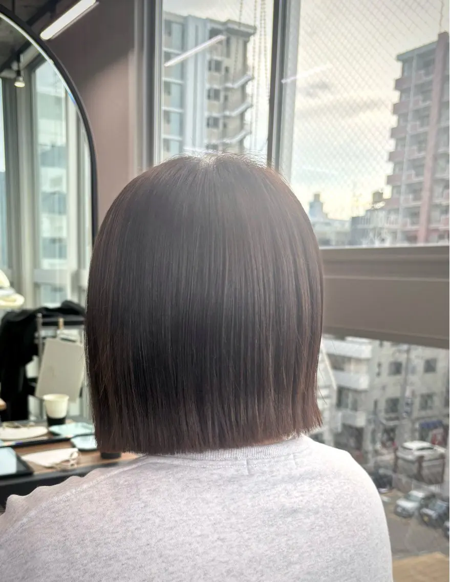 ショート ボブ 外ハネヘア カット ヘアカラー トリートメント 伊藤 優花のヘアスタイル