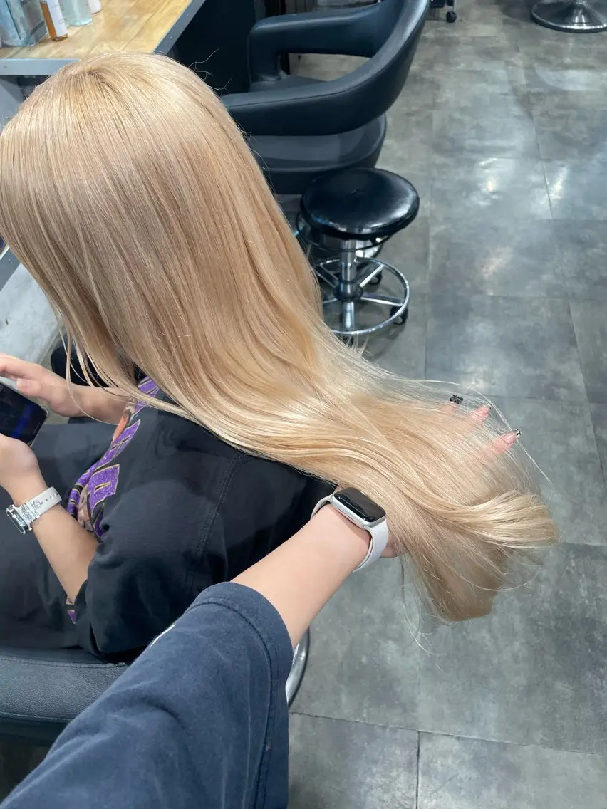 ロング カラー ヘアカラー ハイトーン 横浜💞ミオのヘアスタイル