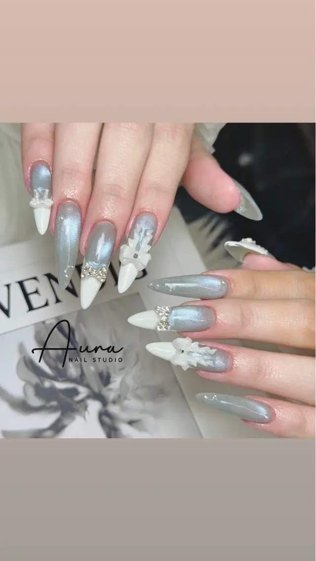 ネイル 韓国ネイル ロングネイル リボン ワンホンネイル ホワイト ハンドネイル Aura Nail Studioのネイルデザイン