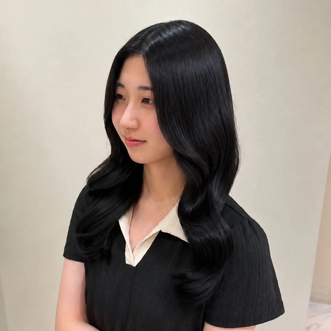 ロング カラー 黒髪 透明感カラー ヘアカラー YURA𝜗𝜚˚⋆ /韓国idolヘアのヘアスタイル