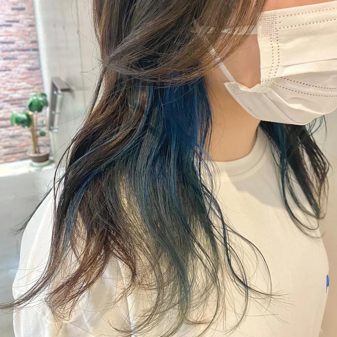 ロング カラー ブリーチ ブルーカラー ヘアカラー エクステ/ハイトーン /インナー礒野朱里のヘアスタイル