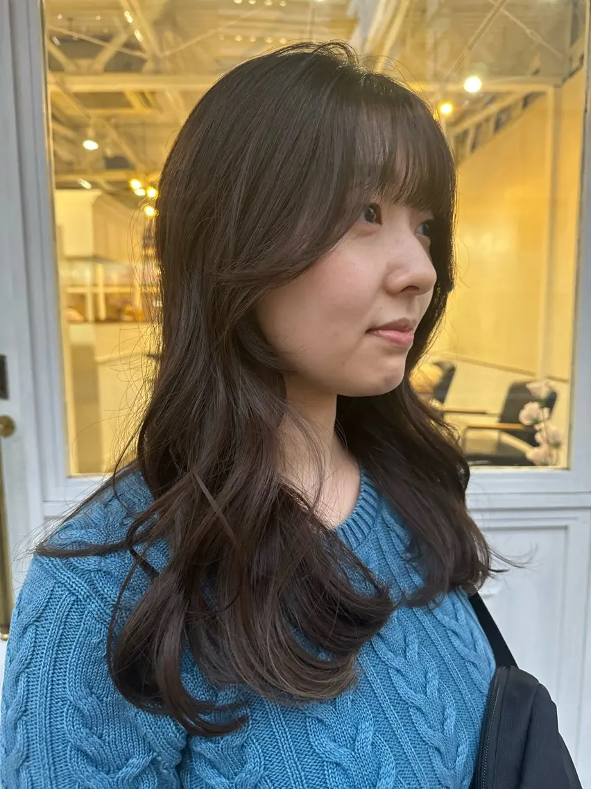 セミロング アッシュ ROMEO 京橋のヘアスタイル
