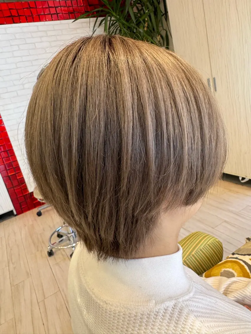 ショート カット ヘアカラー 松尾 怜奈のヘアスタイル