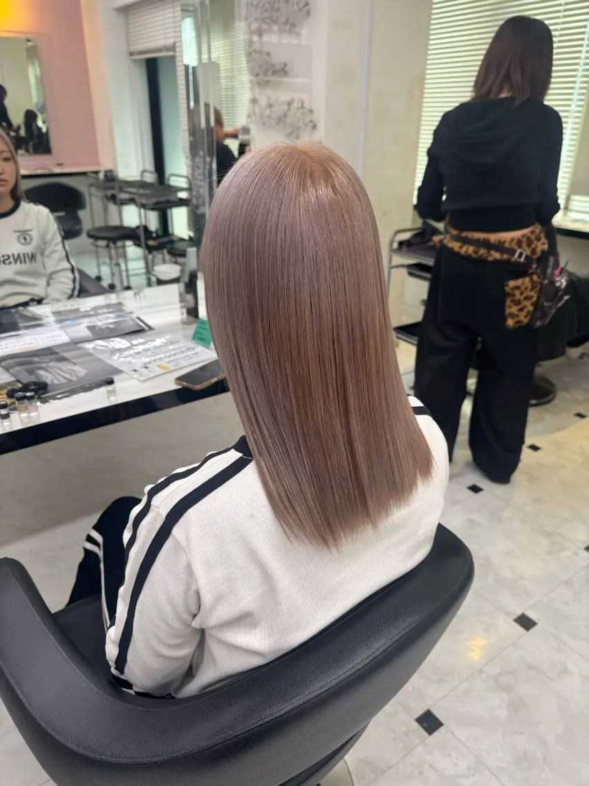 セミロング カラー ヘアアレンジ ブリーチ ケアブリーチ ヘアカラー 🥀レイヤー×ハイト ーントレンドヘア🥀のヘアスタイル
