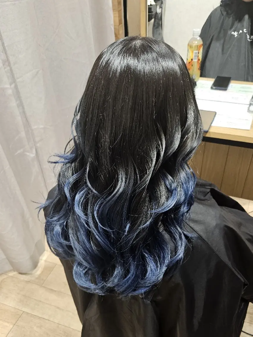 ロング カラー ハイレイヤー レイヤーカット ヘアカラー トリートメント Miuri/ミユリ 柔らかい雰囲気ヘアのヘアスタイル