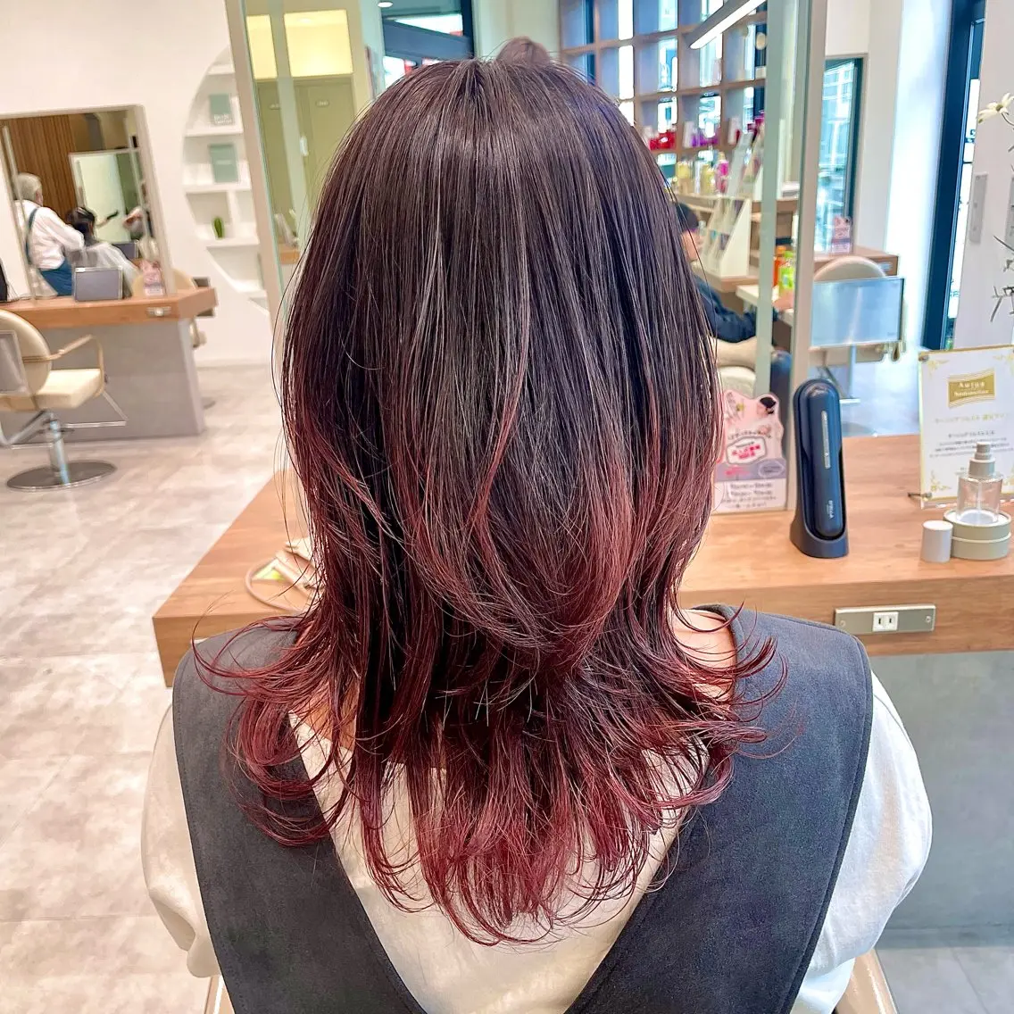 ミディアム カラー ウルフカット カット ヘアカラー トリートメント ヘッドスパ 【透明感カラー🩶】 津田和希のヘアスタイル