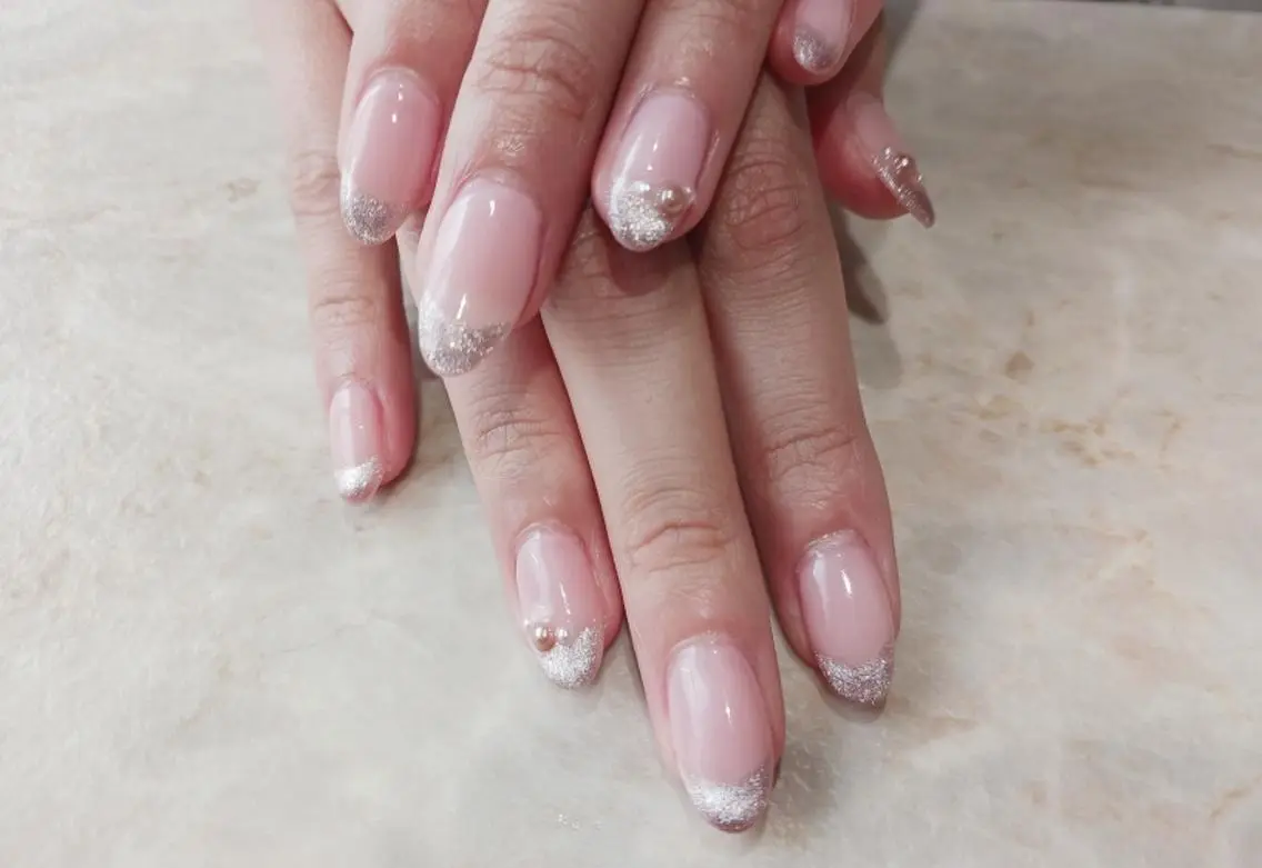 ネイル フレンチネイル いとう えみりのネイルデザイン