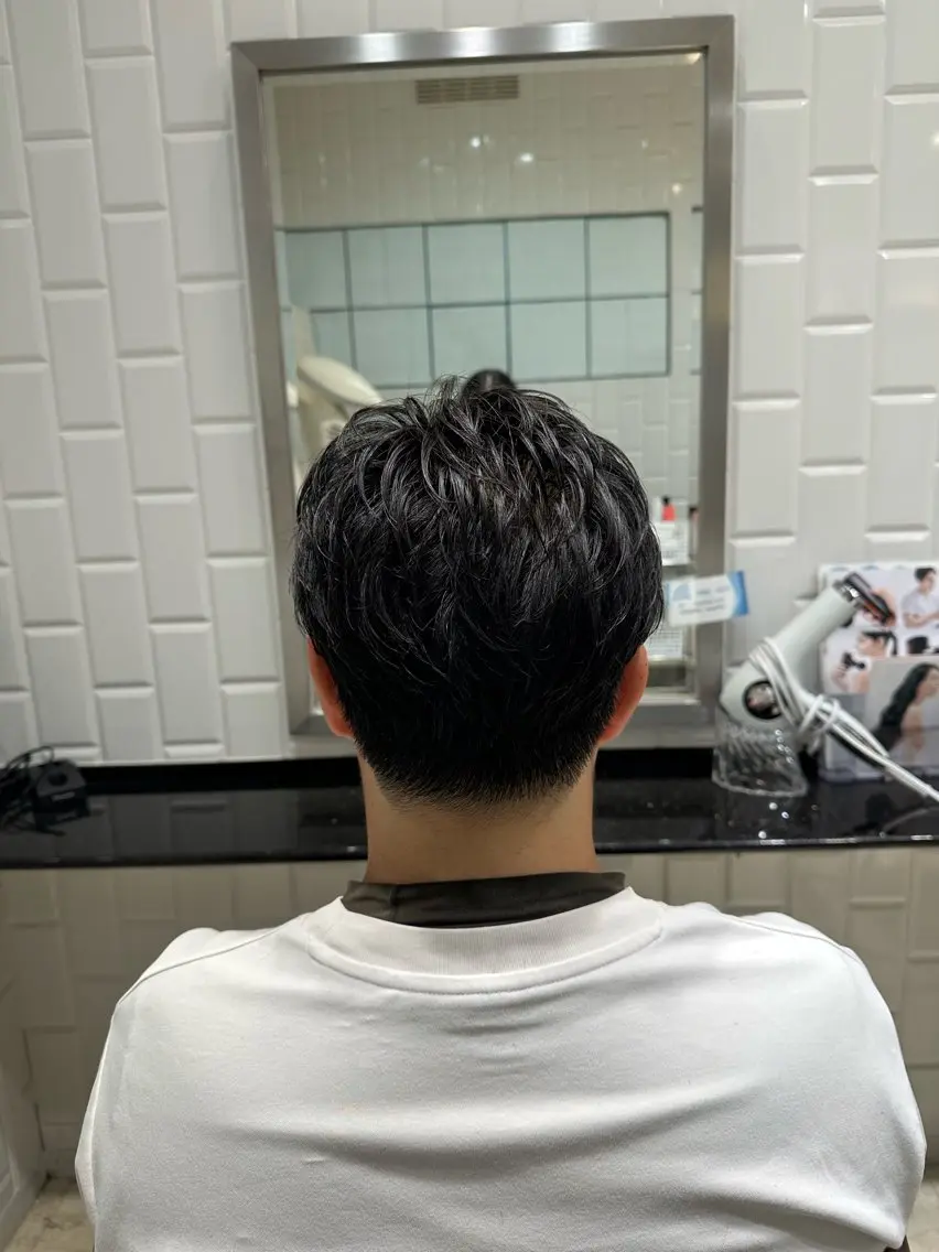 メンズ 岡 咲穂のヘアスタイル