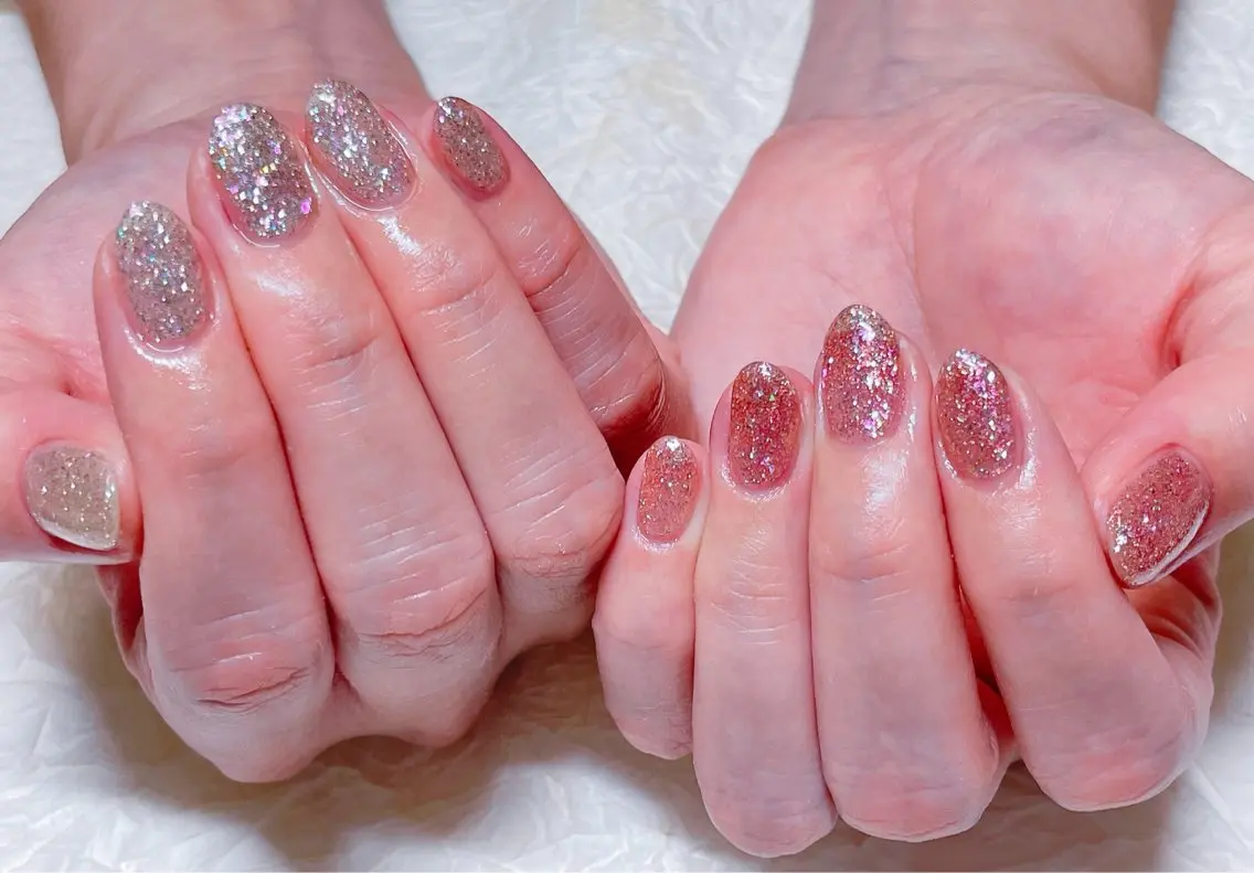 ネイル キラキラネイル ハンドネイル ハンドケア 💫ゆか_ Nailartistのネイルデザイン
