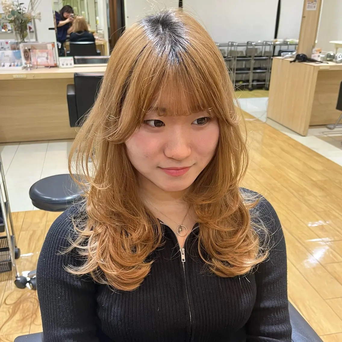 ロング レイヤーカット 宮成 佳歩のヘアスタイル