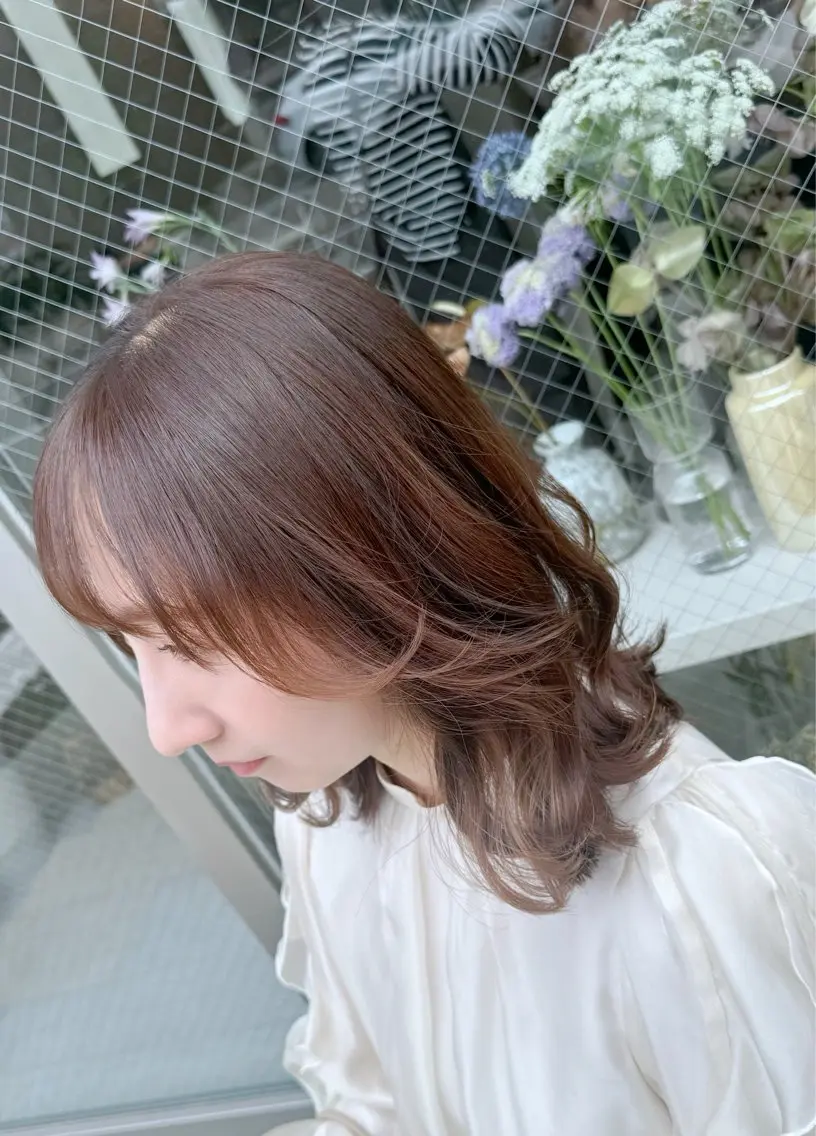 セミロング カラー ブリーチ イルミナカラー ブリーチなしカラー くびれヘア 花見 亜沙美のヘアスタイル